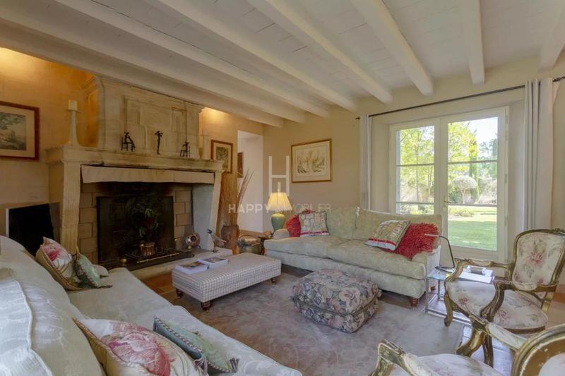 Mas - 300 m² - 9 pièces