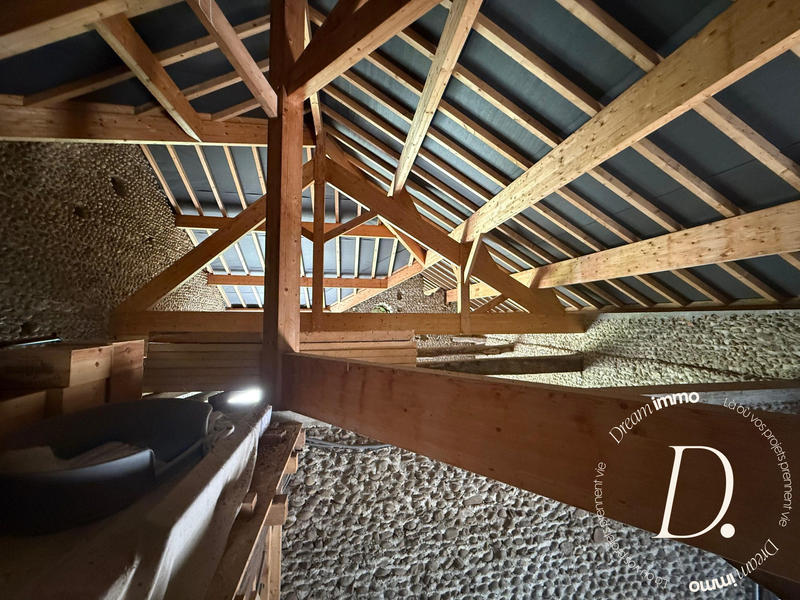 Maison - 334 m² - 6 pièces