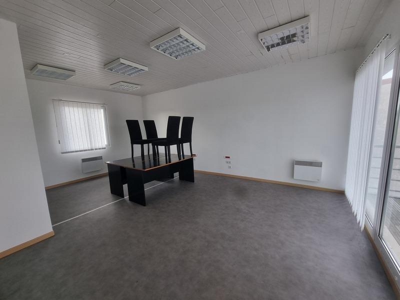 Local commercial - 126 m² - 6 pièces