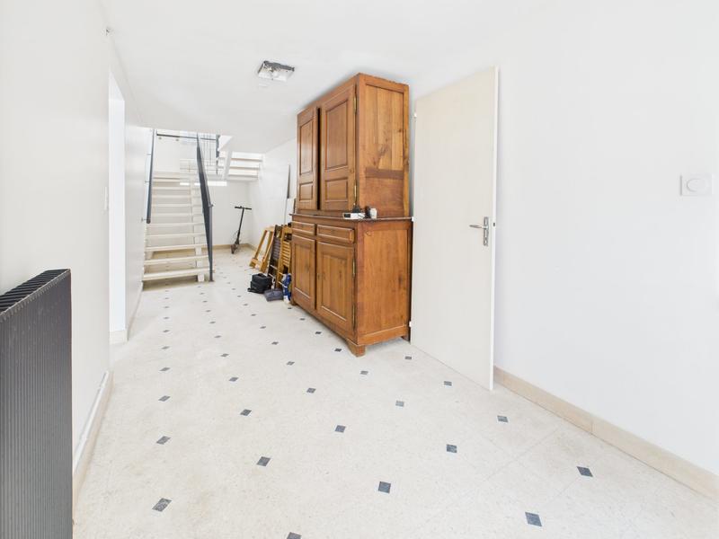 Maison - 235 m² - 7 pièces