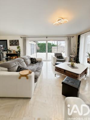 Maison - 165 m² - 8 pièces