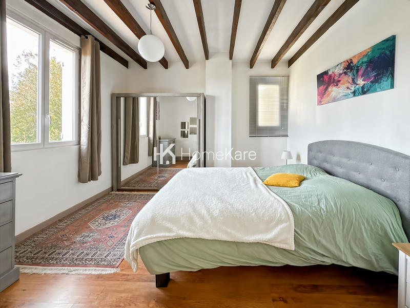 Maison - 202 m² - 5 pièces