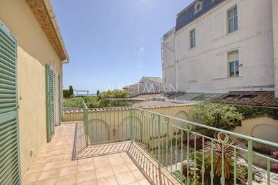 Maison - 152 m² - 6 pièces