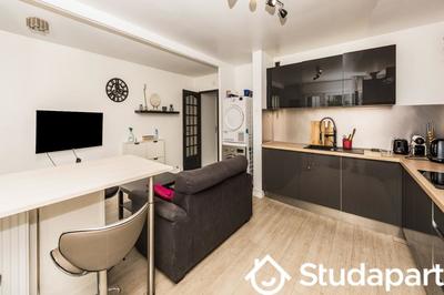 Chambre - 11 m² - 1 pièce