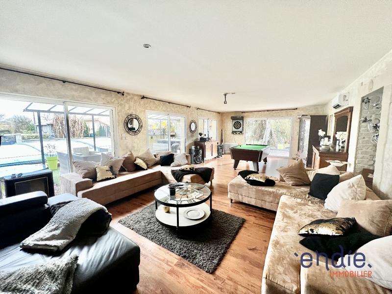 Maison - 372 m² - 12 pièces