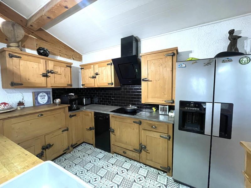 Maison - 285 m² - 15 pièces