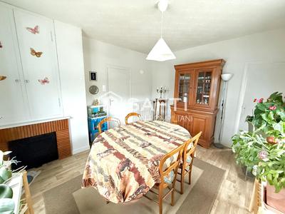 Maison - 96 m² - 5 pièces