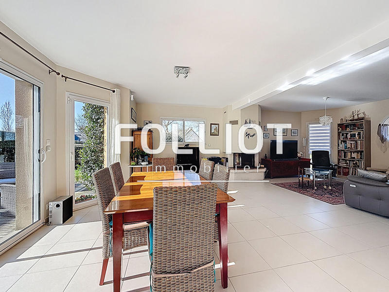 Maison - 137 m² - 5 pièces