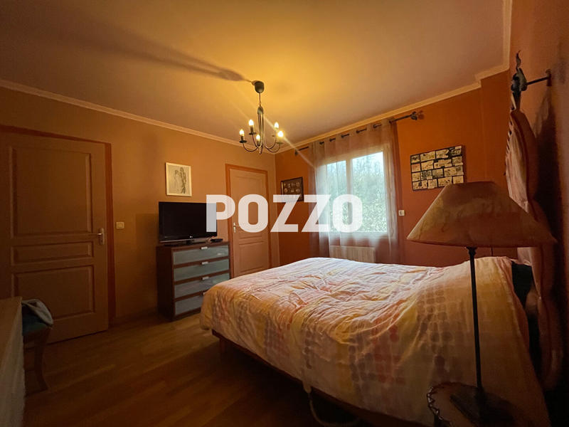 Maison - 218 m² - 7 pièces