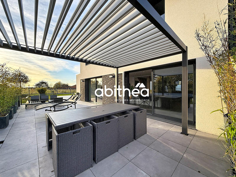 Maison - 176 m² - 8 pièces