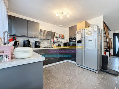 Maison - 94 m² - 6 pièces