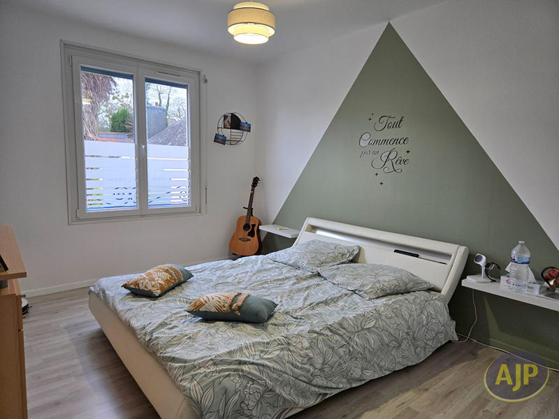 Maison - 95 m² - 5 pièces