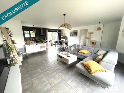 Maison - 94 m² - 4 pièces