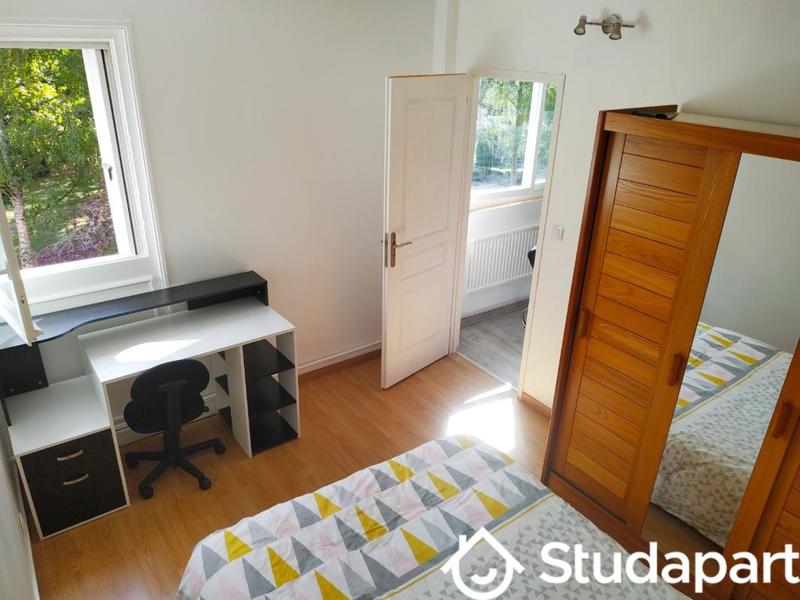 Chambre - 9 m² - 1 pièce