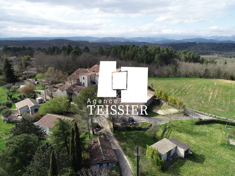 Mas - 450 m² - 14 pièces