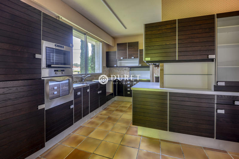 Villa - 236 m² - 8 pièces