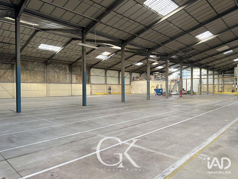 Local commercial - 9 839 m²