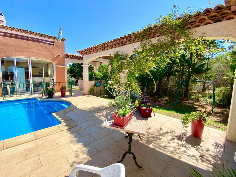 Maison - 287 m² - 9 pièces