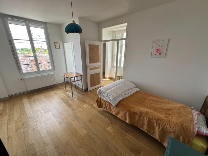 Maison - 210 m² - 6 pièces