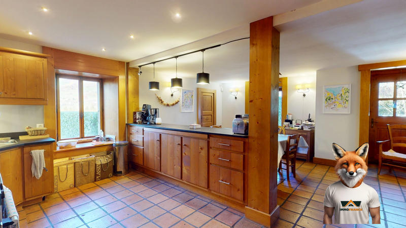 Maison - 246 m² - 7 pièces