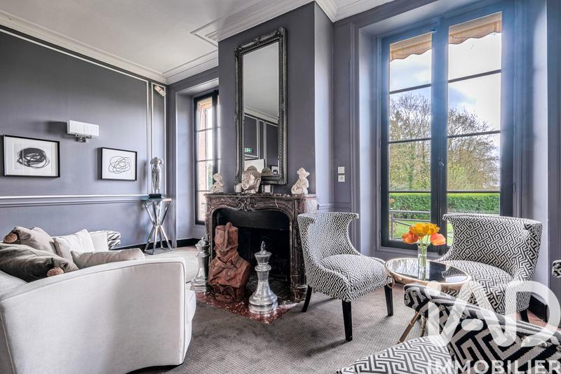 Château - 1 230 m² - 23 pièces