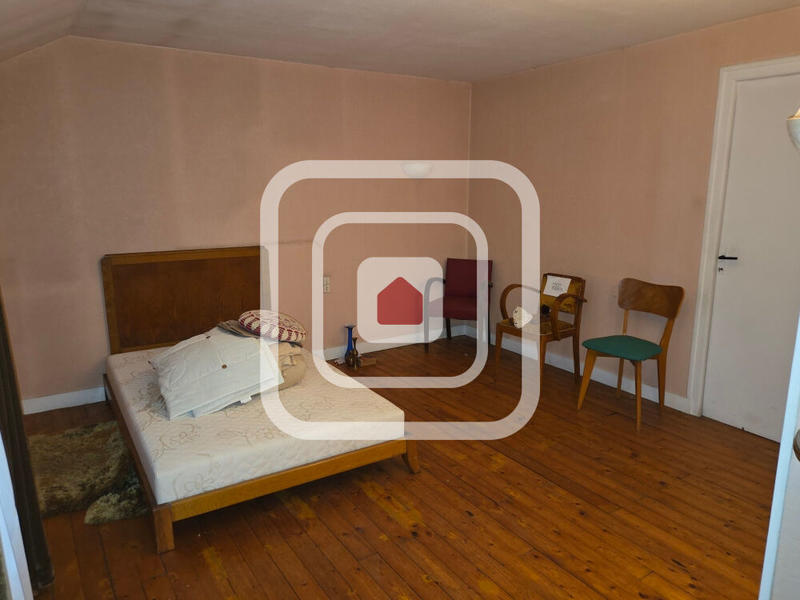 Maison - 121 m² - 6 pièces