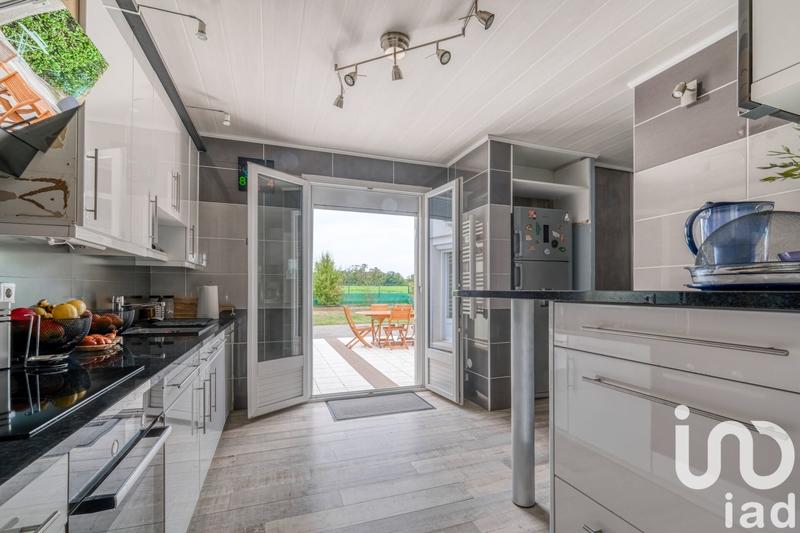 Maison - 218 m² - 8 pièces