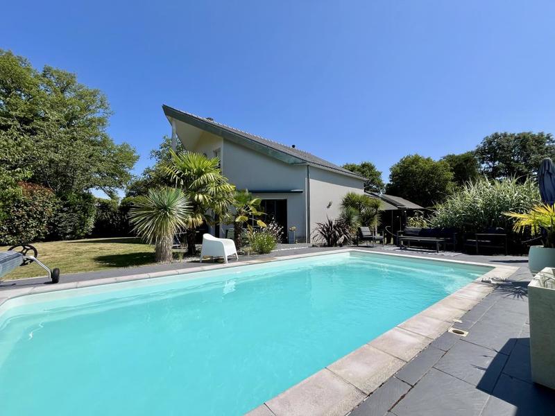 Maison - 160 m² - 6 pièces