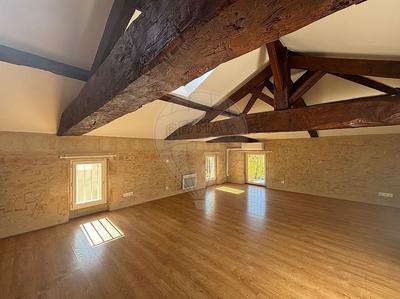 Appartement - 84 m² - 2 pièces