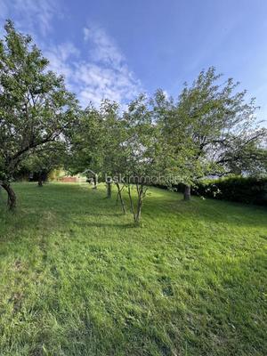 Terrain constructible - 1 000 m²