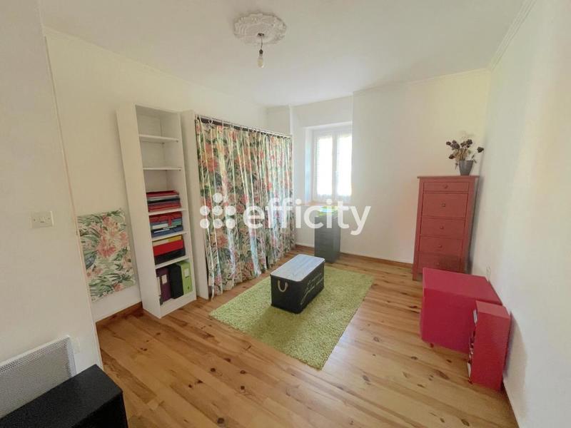 Appartement - 80 m² - 4 pièces