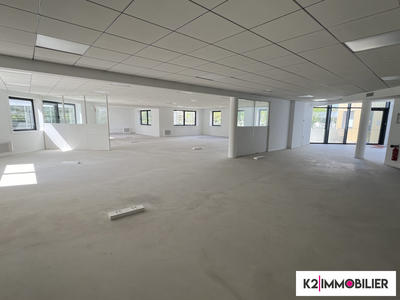 Bureau - 241 m²