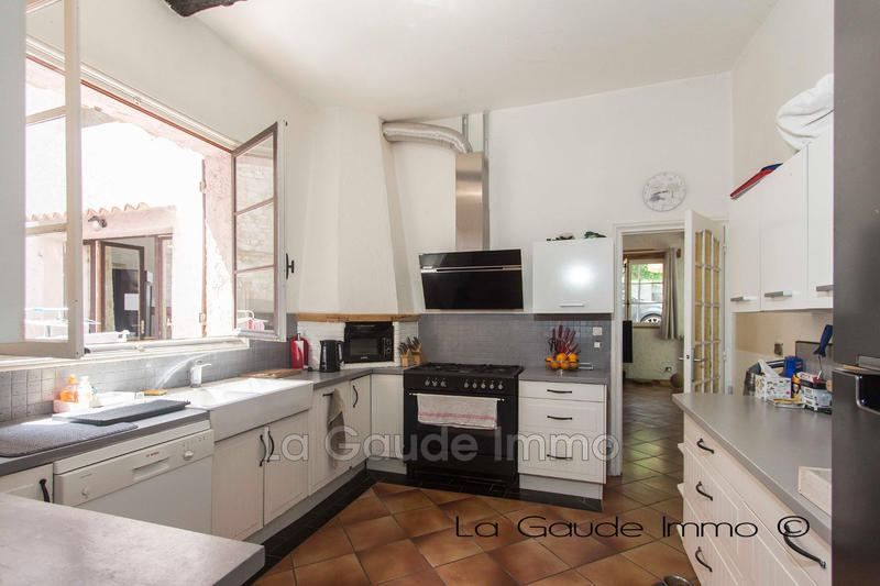 Maison - 269 m² - 9 pièces