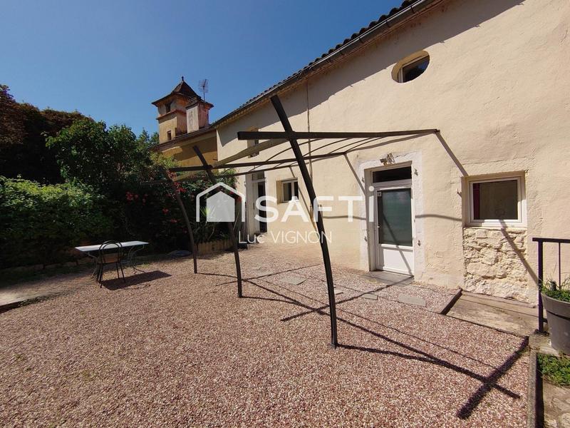 Maison - 389 m² - 14 pièces