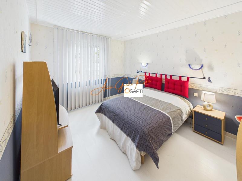 Maison - 312 m² - 10 pièces