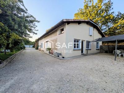 Maison - 255 m² - 11 pièces