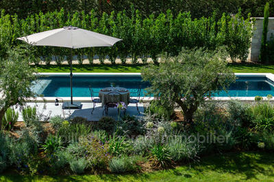 Propriété - 250 m² - 6 pièces