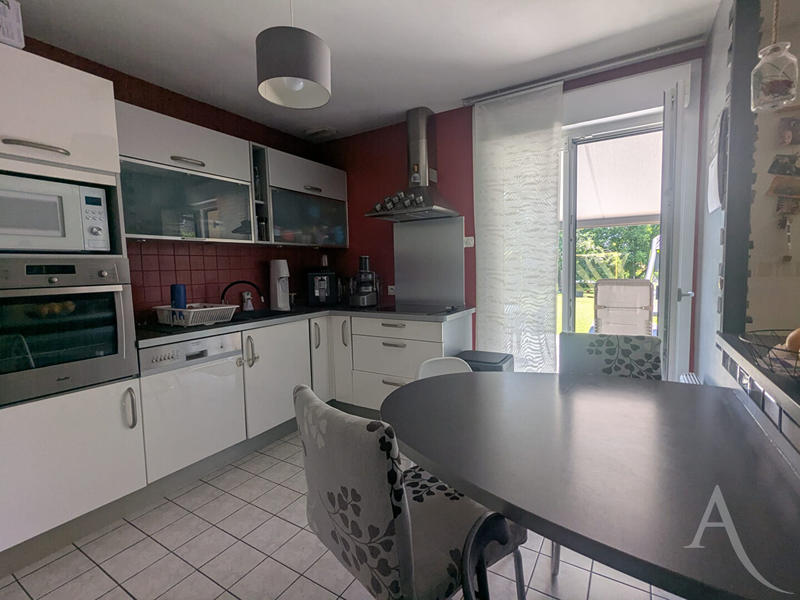 Maison - 95 m² - 6 pièces