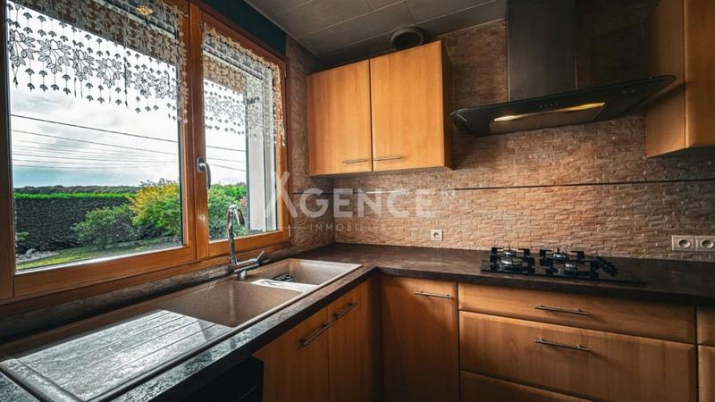 Maison - 99 m² - 5 pièces