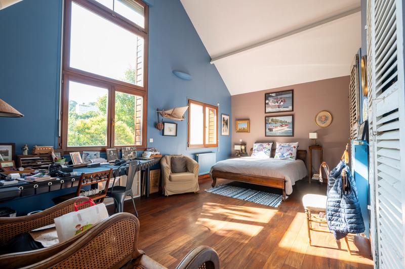 Maison - 300 m² - 9 pièces