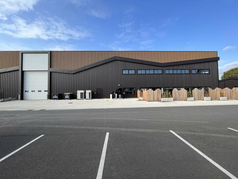 Local d'activité / Entrepôt - 1 550 m²