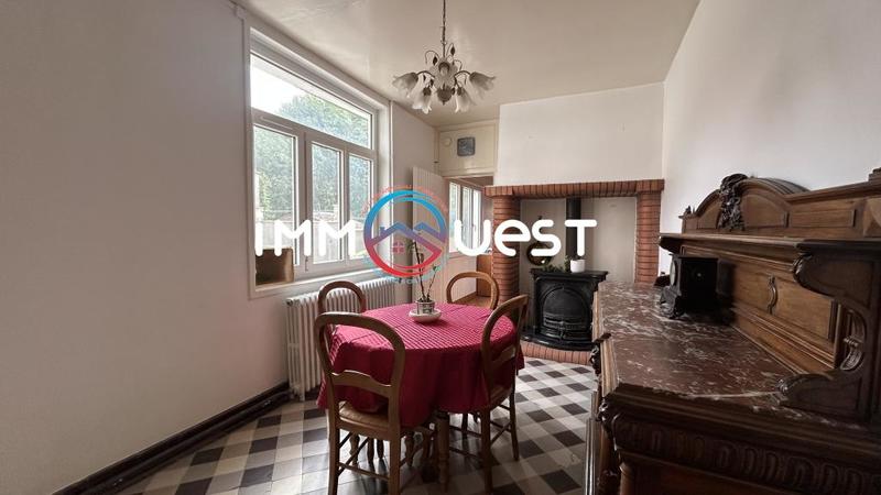 Maison - 186 m² - 8 pièces