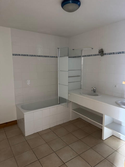 Appartement - 90 m² - 4 pièces