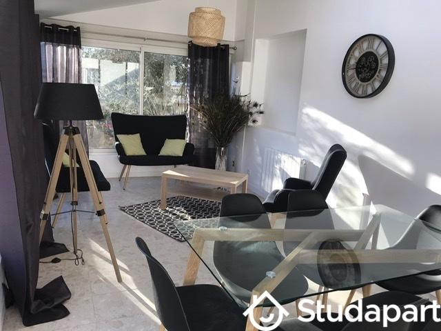 Chambre - 14 m² - 1 pièce