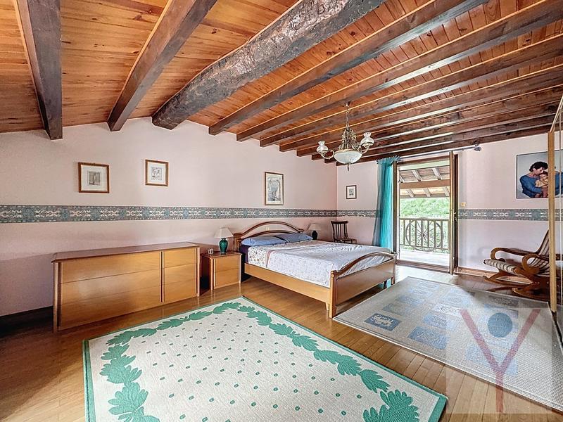 Maison traditionnelle - 182 m² - 5 pièces