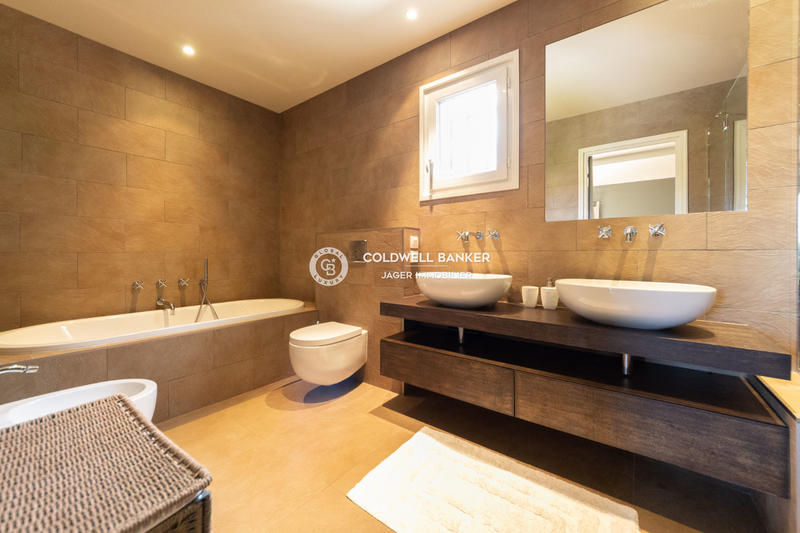 Villa - 225 m² - 5 pièces