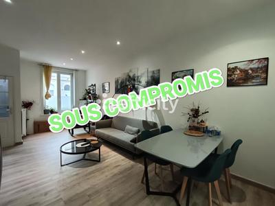 Maison - 97 m² - 5 pièces