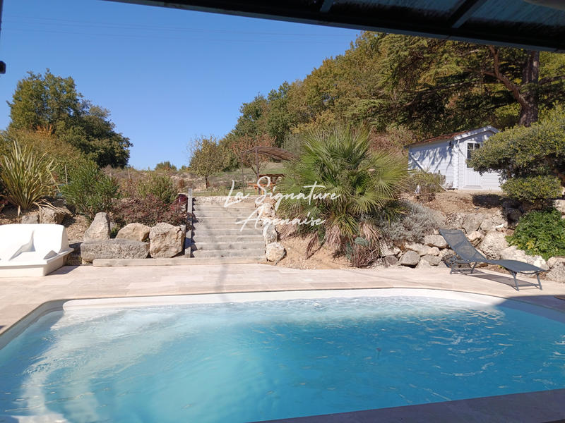 Maison - 240 m² - 8 pièces