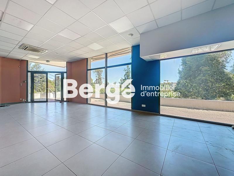 Local commercial - 330 m²