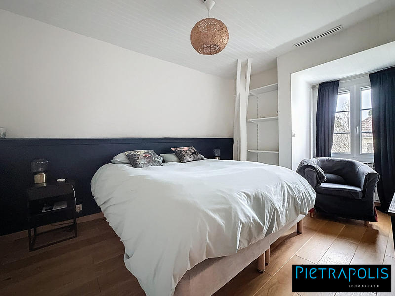 Villa - 285 m² - 8 pièces